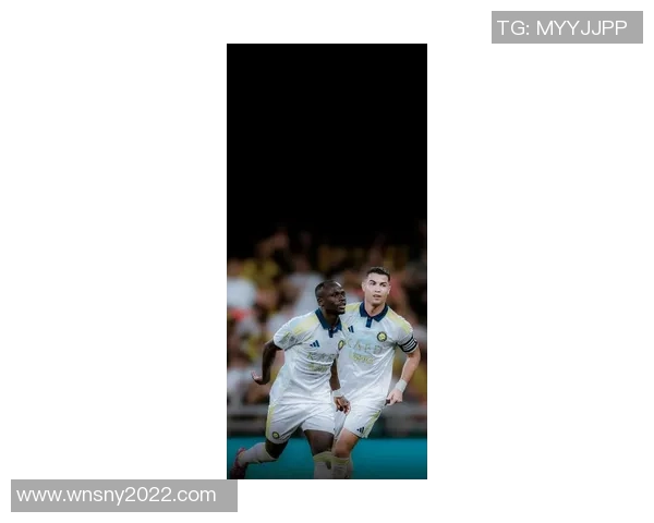 最新足球明星壁纸精选展示让你与偶像零距离接触的视觉盛宴